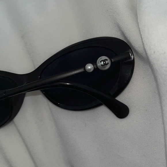 NEW CHANEL Oval Sunglasses - Picture 4 of 9